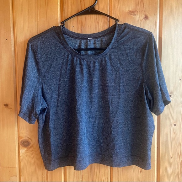 Lululemon “Run The Day” Black Heathered Short Sleeve Crop T-Shirt Lightweight - Picture 2 of 5